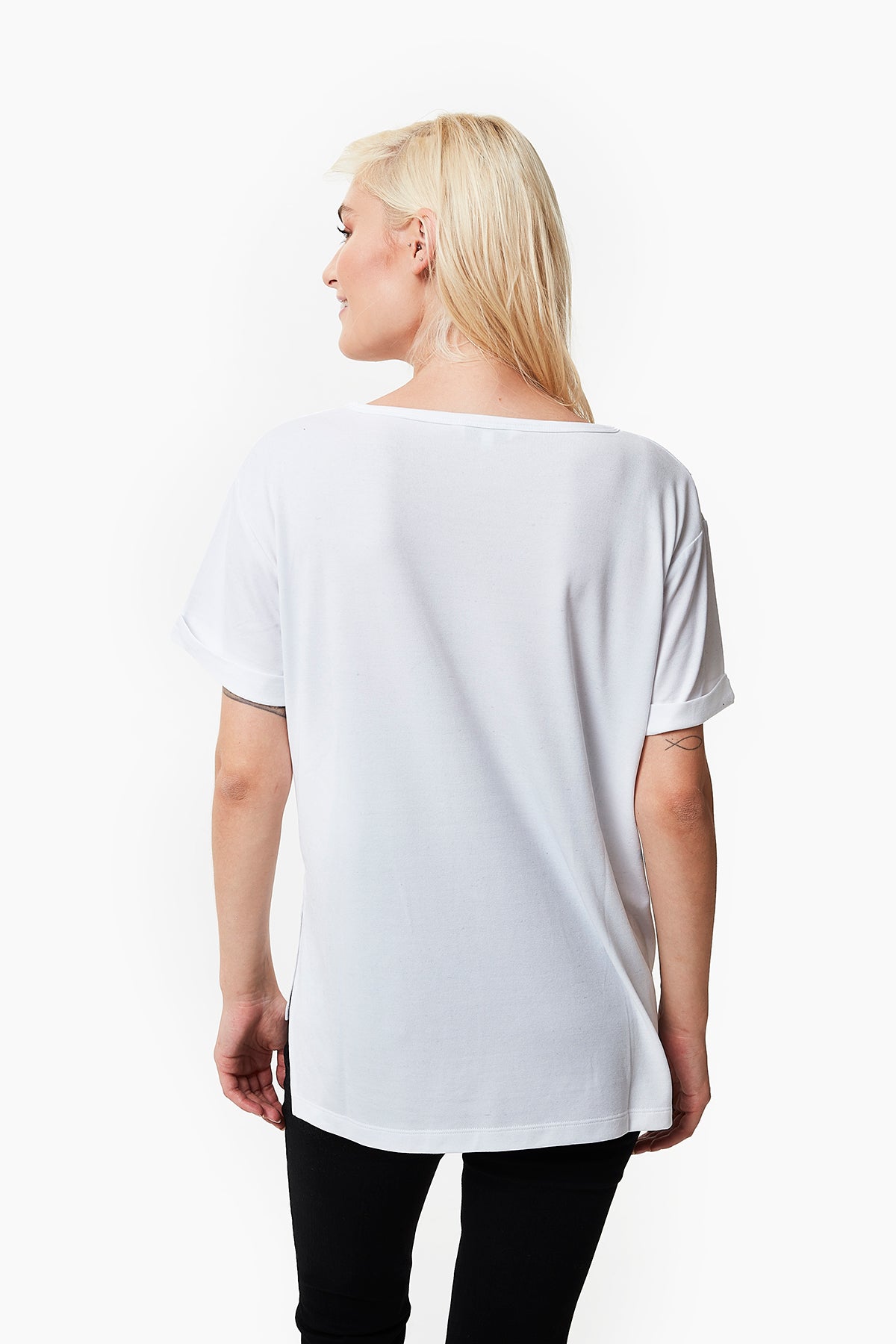 Aura V yaka hamile t-Shirt beyaz arkadan görünüm