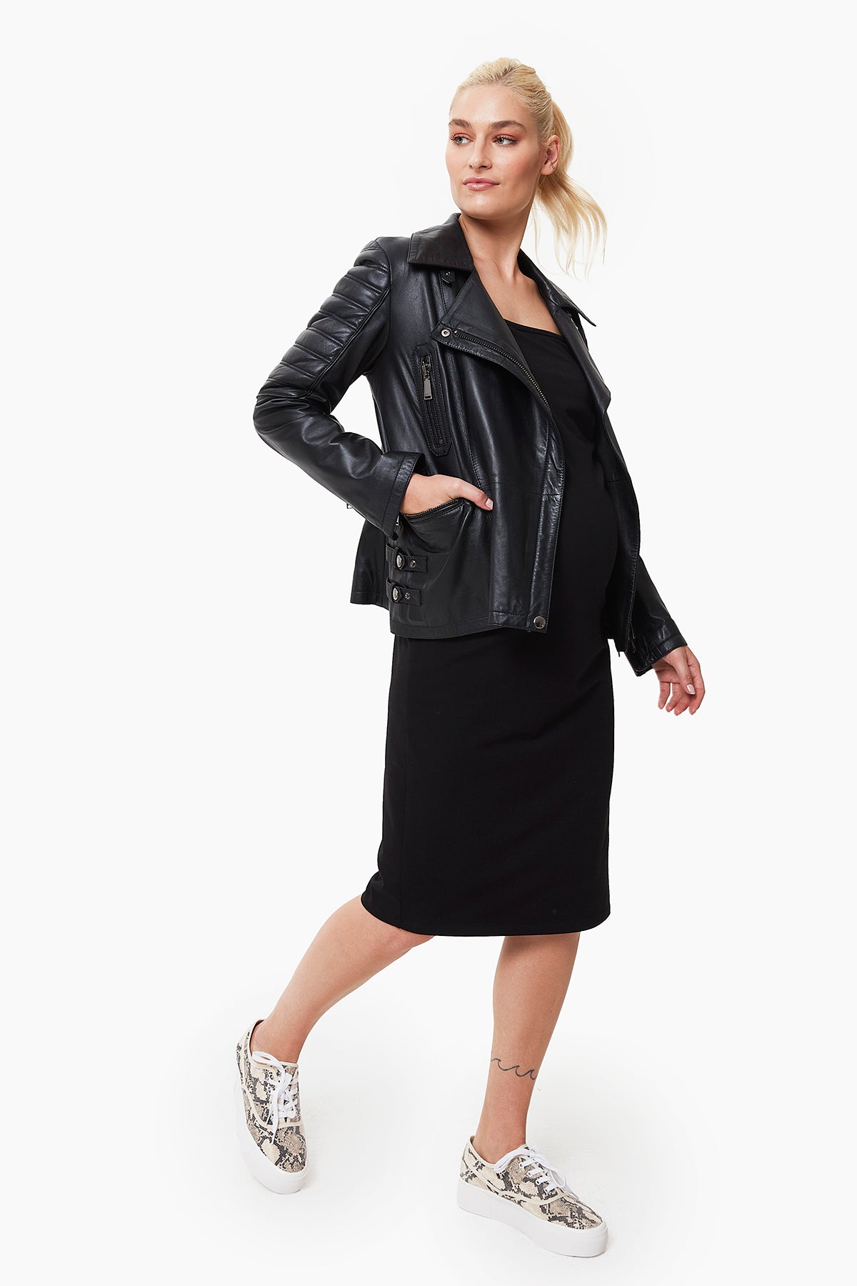 Susie Hamile Elbise siyah yandan görünüm