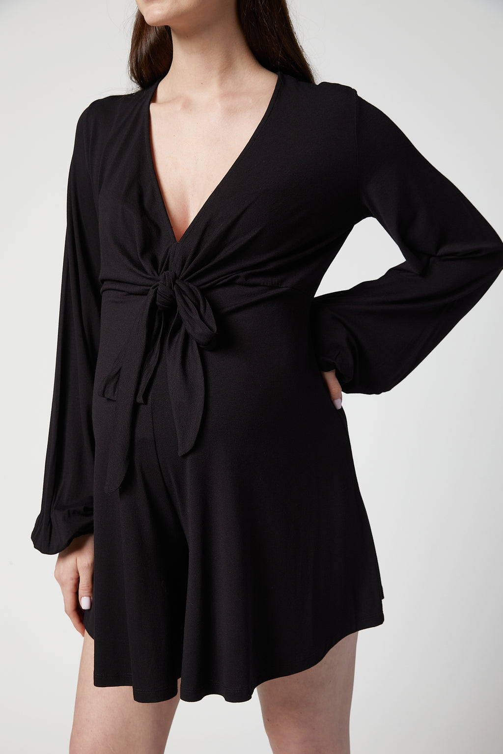 Julietta Hamile Tulum siyah yakın detay çekim