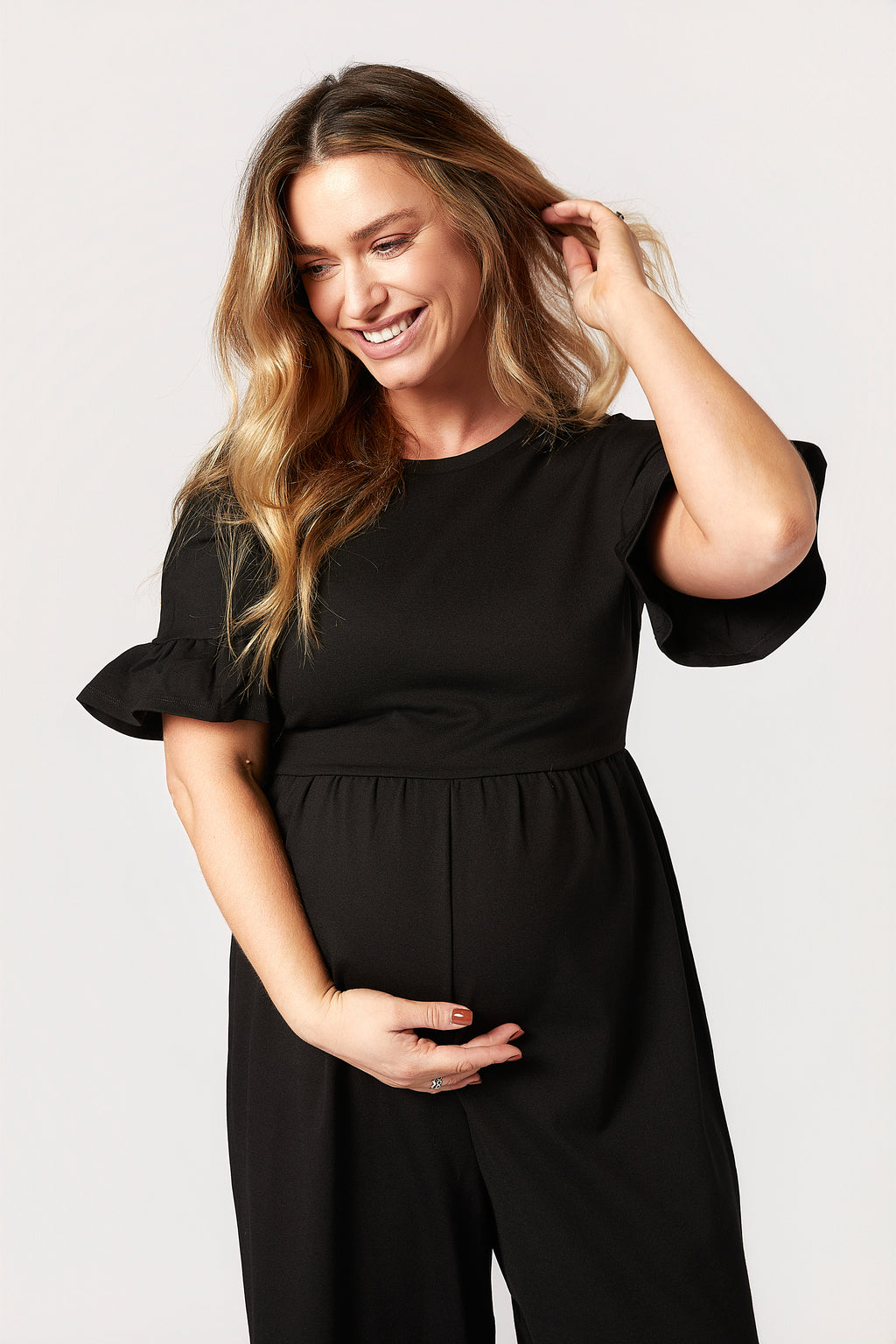 Lilyana Hamile Tulum Siyah yakın detay çekim