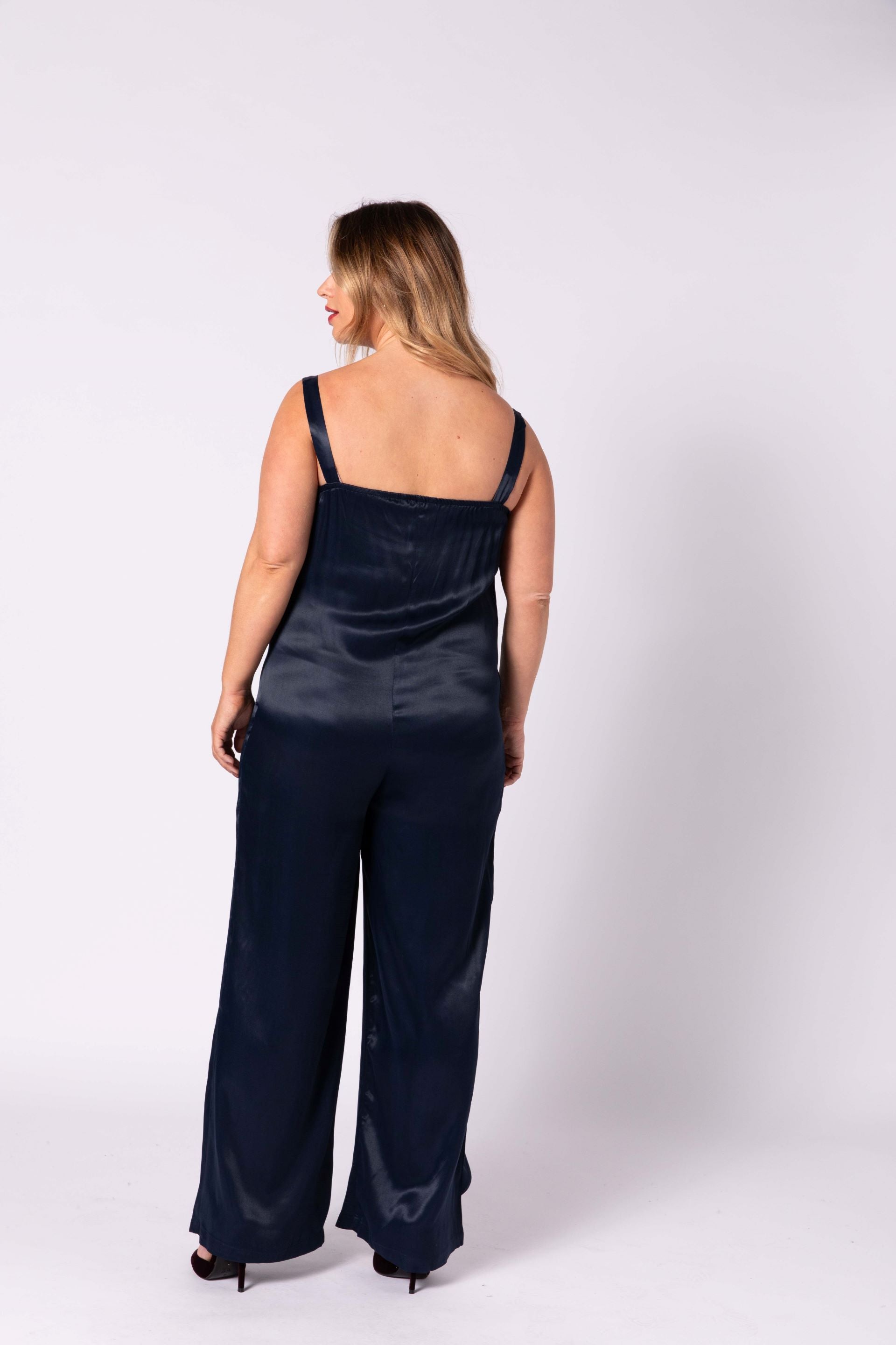 Alice exclusive saten hamile tulum lacivert arkadan görünüm